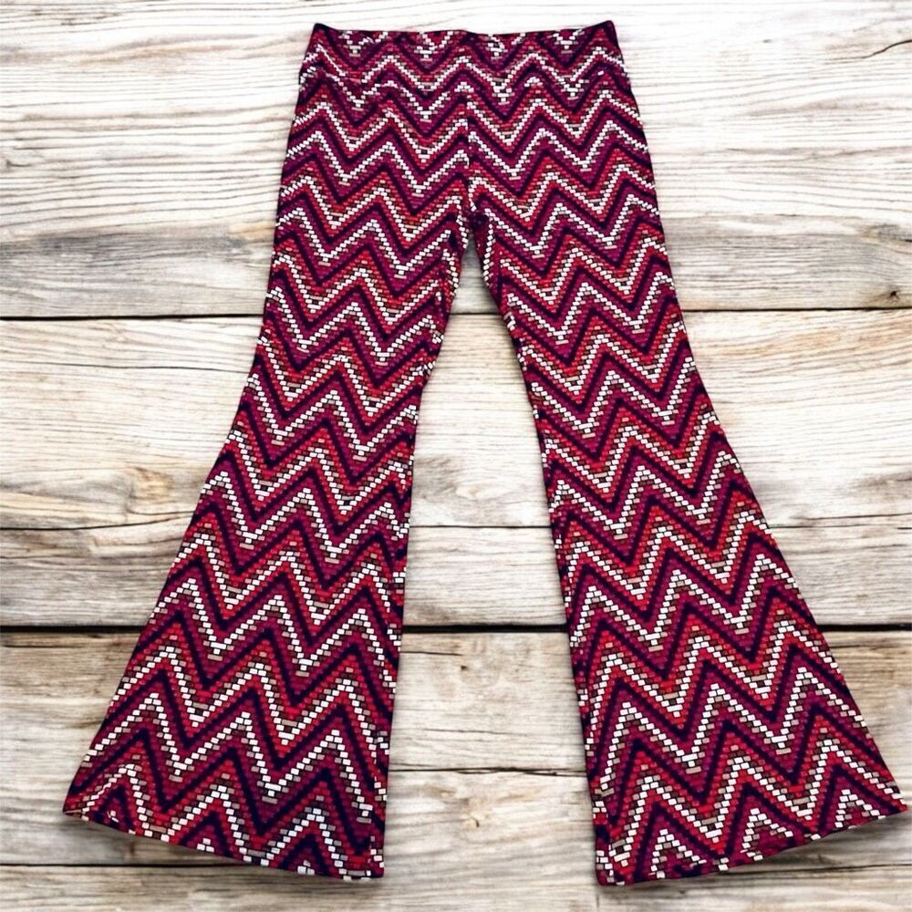 NWT No Boundaries S Red Black Chevron High Rise Pull On Stretch Flare Pants